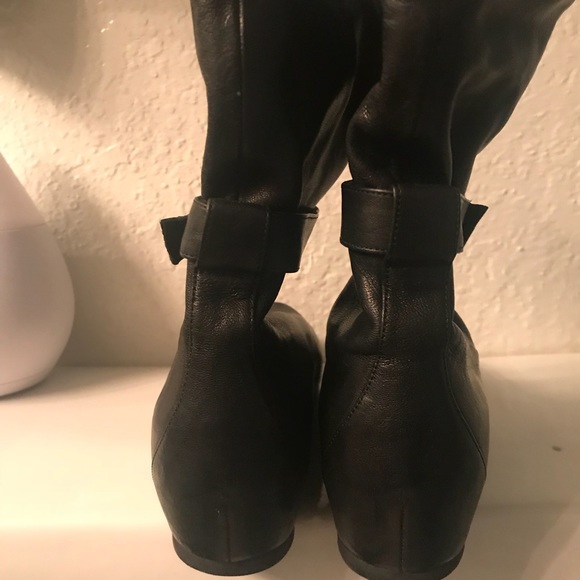 Stuart Weitzman - Picture 8 of 8